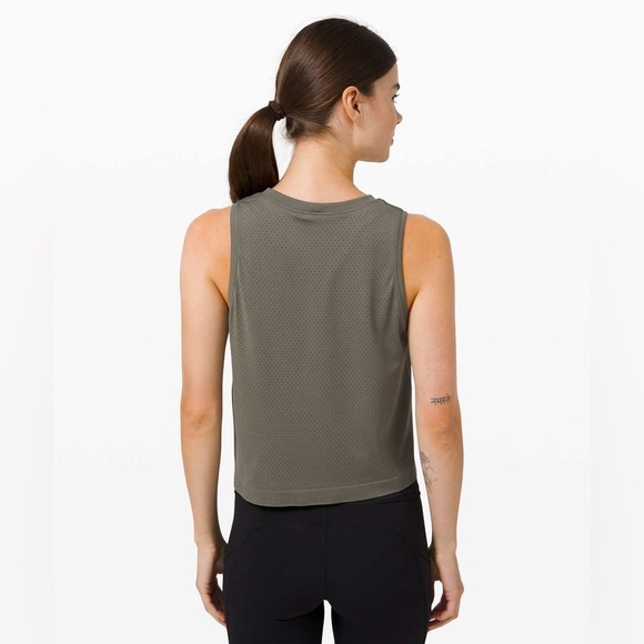Lululemon Swiftly Breathe Crop Tank in New York / Grey Sage Size 6 / 8 - Picture 2 of 7